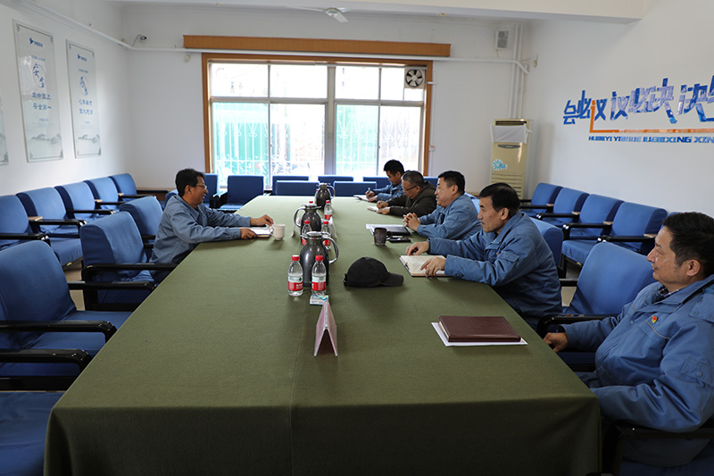 濟(jì)南煉化公司總經(jīng)理溫傳忠來公司調(diào)研座談